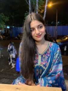 Beautiful and sexy indian girl topless photos with sweet nipples 001