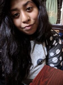 Big ass indian girl exposing her desi gaand 001