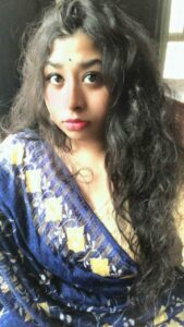 Big ass indian girl exposing her desi gaand 002