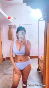Cute desi girl sexy selfies has curvaceous body 009