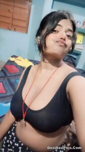 Big tits desi girlfriend divya topless photos 005