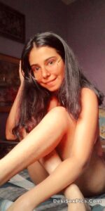 Cute nri teen nude reveals her incredible body 007