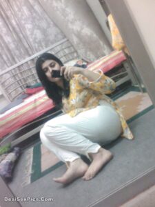 Desi village girl nude selfies from bihar 004