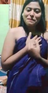 Horny girlfriend manisha nude desi pictures 003