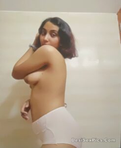 Sexy bangalore nude girl with massive nipples 006