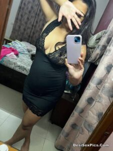 Chubby married indian young wife nude photos 002