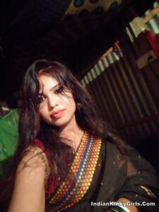 Horny bangla boudi nude boobs photos