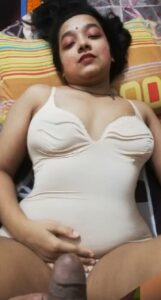Hot indian housewife nude seductive pics 013