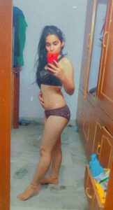 Smooth skinned desi girl nude selfies 002