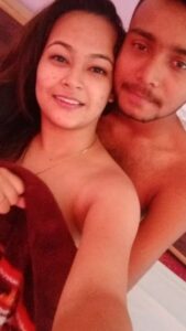 Young nagpur desi lovers xxx oyo room pics 005