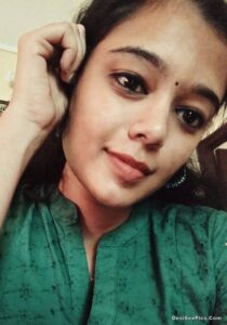 Amateur tamil girl nude with tiny tits 001