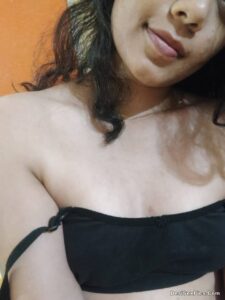 Amateur tamil girl nude with tiny tits 002