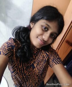 Indian college girl nude with hairy pussy 001