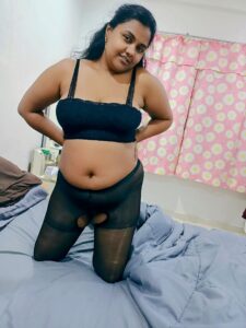 Nude desi girl from nagpur showing everything 002