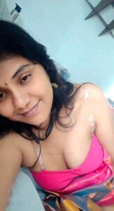 Nude desi girl from nagpur showing everything 008