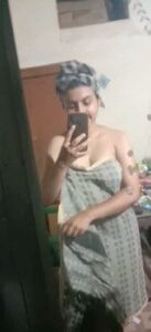 Hot mallu aunty nude selfies full body display 004