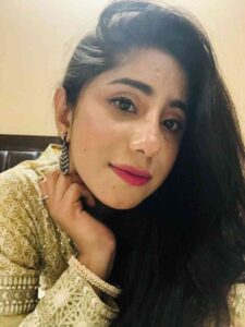 Hot pakistani wife nude at home exposing round boobs 001