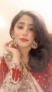 Hot pakistani wife nude at home exposing round boobs 002