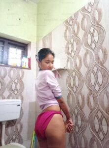Sexy mallu girl full naked with small tits 001