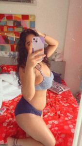 Sexy young desi wife showing her hot body 007