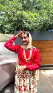 Slender desi village girl nude exposing small boobs