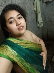 Naughty south indian gf topless boobs pics