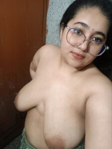 Naughty south indian gf topless boobs pics 008