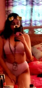 Sexy rich desi girl topless photos 001