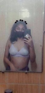 Sexy rich desi girl topless photos 002