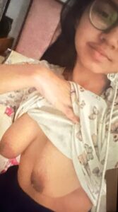 Sweet looking desi girlfriend nude photos 005