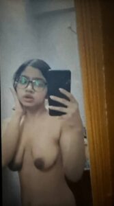 Sweet looking desi girlfriend nude photos 007